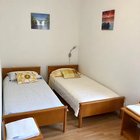 Goldie Apartment *